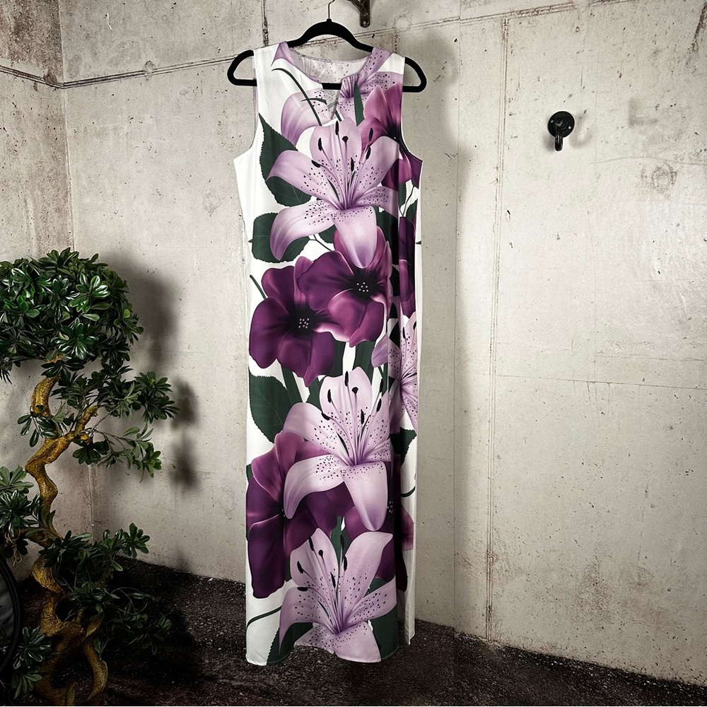 White & purple boho‎ floral lily long flowing feminine maxi dress size M NWOT
